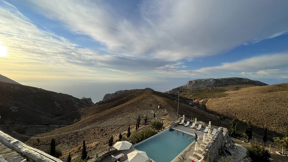 Creta para ecoturistas entre la montaña de las estrellas y el desfiladero de los Santos